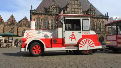 Mit dem elektrischen Stadtmusikanten-Express lässt sich Bremen bequem erkunden – ein nachhaltiges Erlebnis.