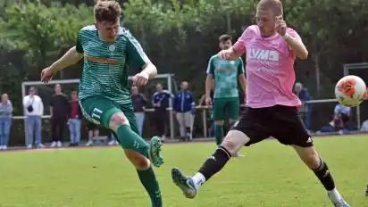 Maris Meyerdierks (links, Archivaufnahme) war beim 3:2-Sieg des TSV Dannenberg über den Aufsteiger SV Nordsode mit einem Tor und zwei Vorlagen der Mann des Tages.