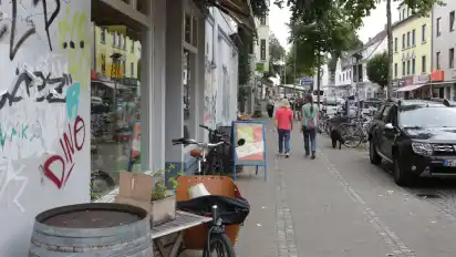 Viele Einzelhändler und Gastronomen in der Pappelstraße sowie der Lahnstraße, der Kornstraße und dem Buntentorsteinweg beteiligen sich am Stöberabend.