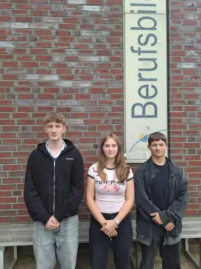 Auch sie beschäftigen sich mit dem Gesetzesentwurf zum Wehrdienst: (von links) Lucas Schüller aus Wildeshausen, Lena Höfel aus Brettorf und Leon Drews aus Wildeshausen.