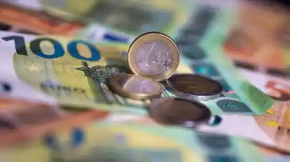 Auto, Lebensmittel, Kleidung: Viele Menschen in Deutschland leihen sich Geld, um solche Ausgaben zu finanzieren. (Symbolbild)