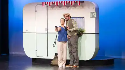 Isabell Christin Behrendt und Tobias Wollschläger spielen die Hauptrollen in ”Camping forever”.