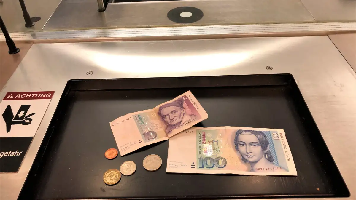 Bundesbank balance sheet: Germans continue to hoard their D-Marks