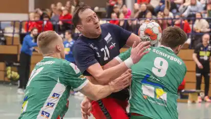 Oytens Linkshänder Sebastian Heller sah Mitte der zweiten Halbzeit die Rote Karte.