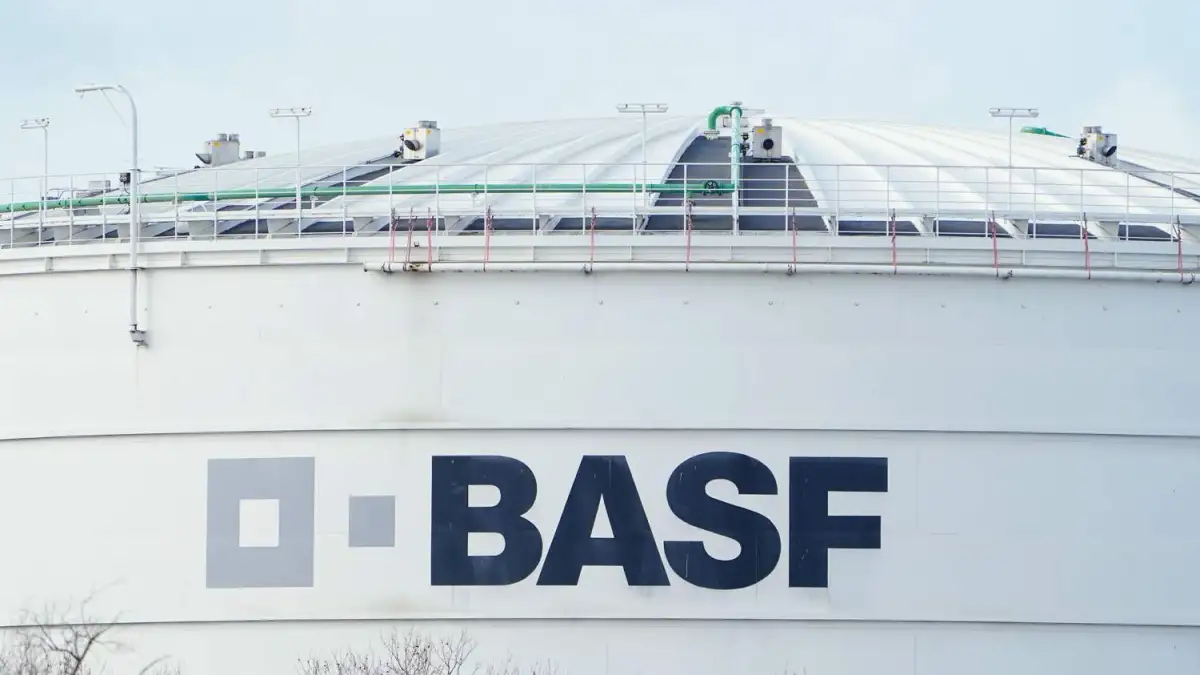 https://img.weser-kurier.de/image/02a2-200608202328-135b1b9a4c7b-1000/1200,16-9,med,50,50/Landscapebasf.webp