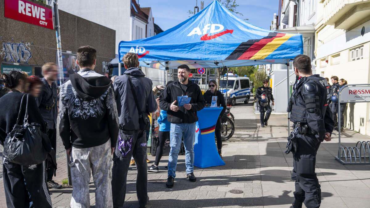 Konfrontation oder Dialog? Was beim Protest gegen einen AfD-Stand in der Bremer Neustadt passiert