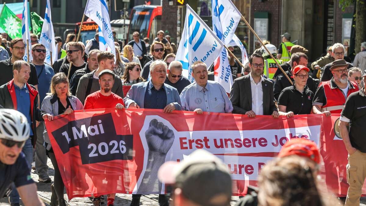 May 1st in Bremen: Demonstration with 4,500 people against government ...