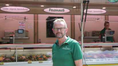 Bernd Feldhaus kommt mit seinem Geflügelstand aus Goldenstedt.