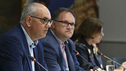 Andreas Bovenschulte, Björn Fecker und Kristina Vogt: Für einen vorzeitigen Bruch der Bremer Koalition spricht wenig, für weitere politische Akzente ebenso.