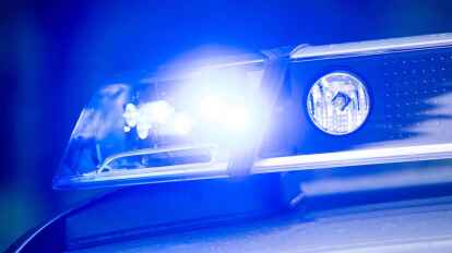 Unbekannte haben eine Schule in der Bremer Neustadt mit Parolen beschmiert.