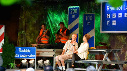 Die Schauspieler wurden live vor Ort musikalisch begleitet.