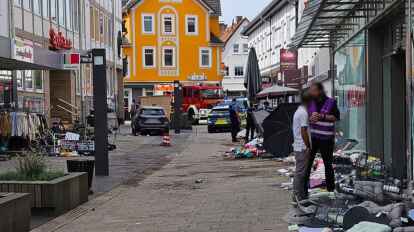 Das Auto fuhr laut Polizei mit hoher Geschwindigkeit durch die Fußgängerzone.