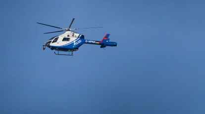 Mit einem Hubschrauber suchte die Polizei nach dem flüchtigen Autofahrer. (Symbolbild)